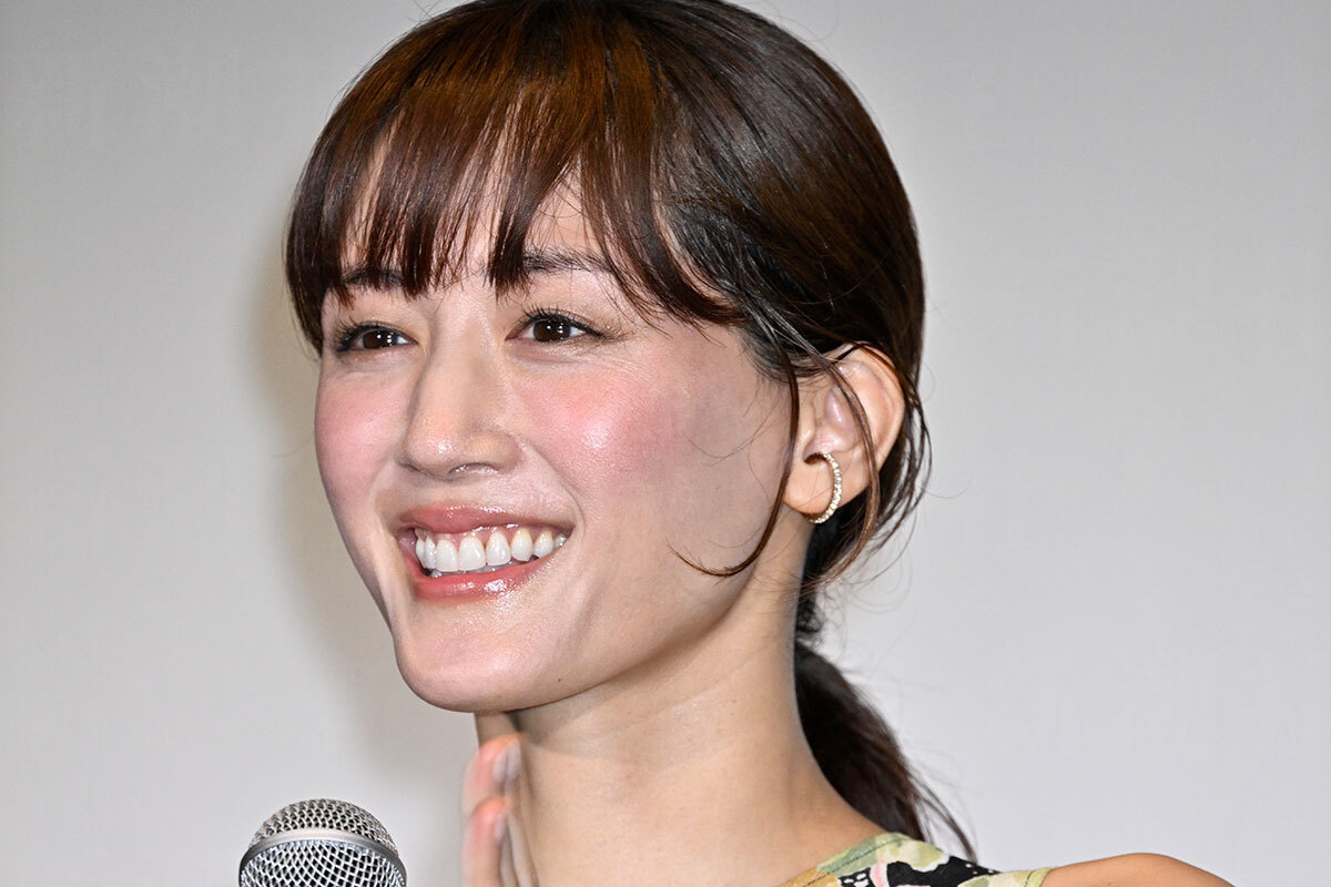 第76回紅白歌合戦で司会を務める綾瀬はるか