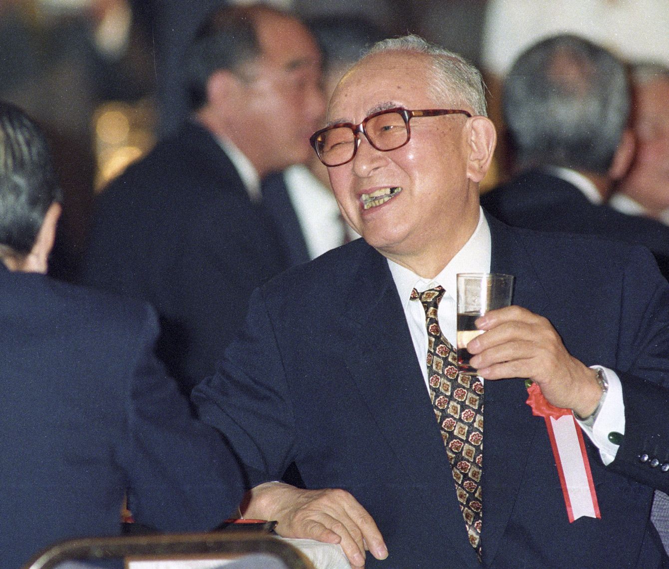 1993年4月、巨人激励会に出席し笑顔を見せる渡辺恒雄氏