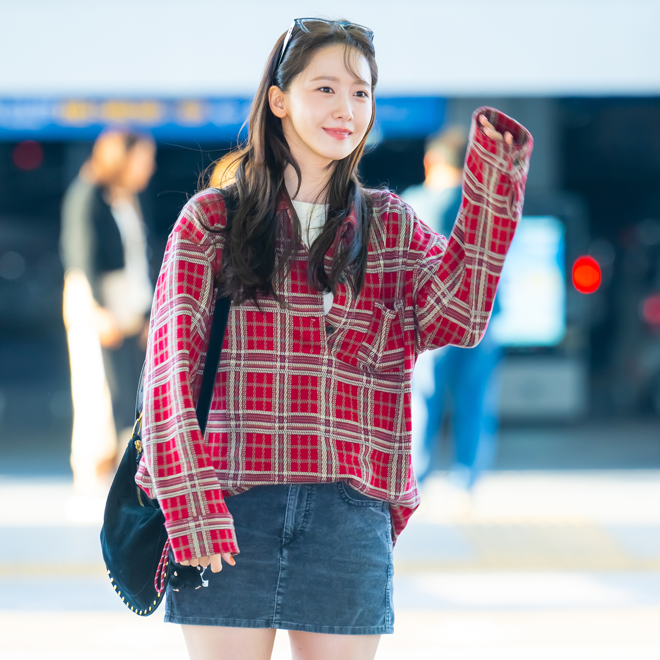 空港でラフな旅コーデを披露する韓国女優