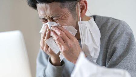 インフルエンザと歯周病の関連性について議論するイメージ。日本大学歯学部の研究が示唆する新たな予防策