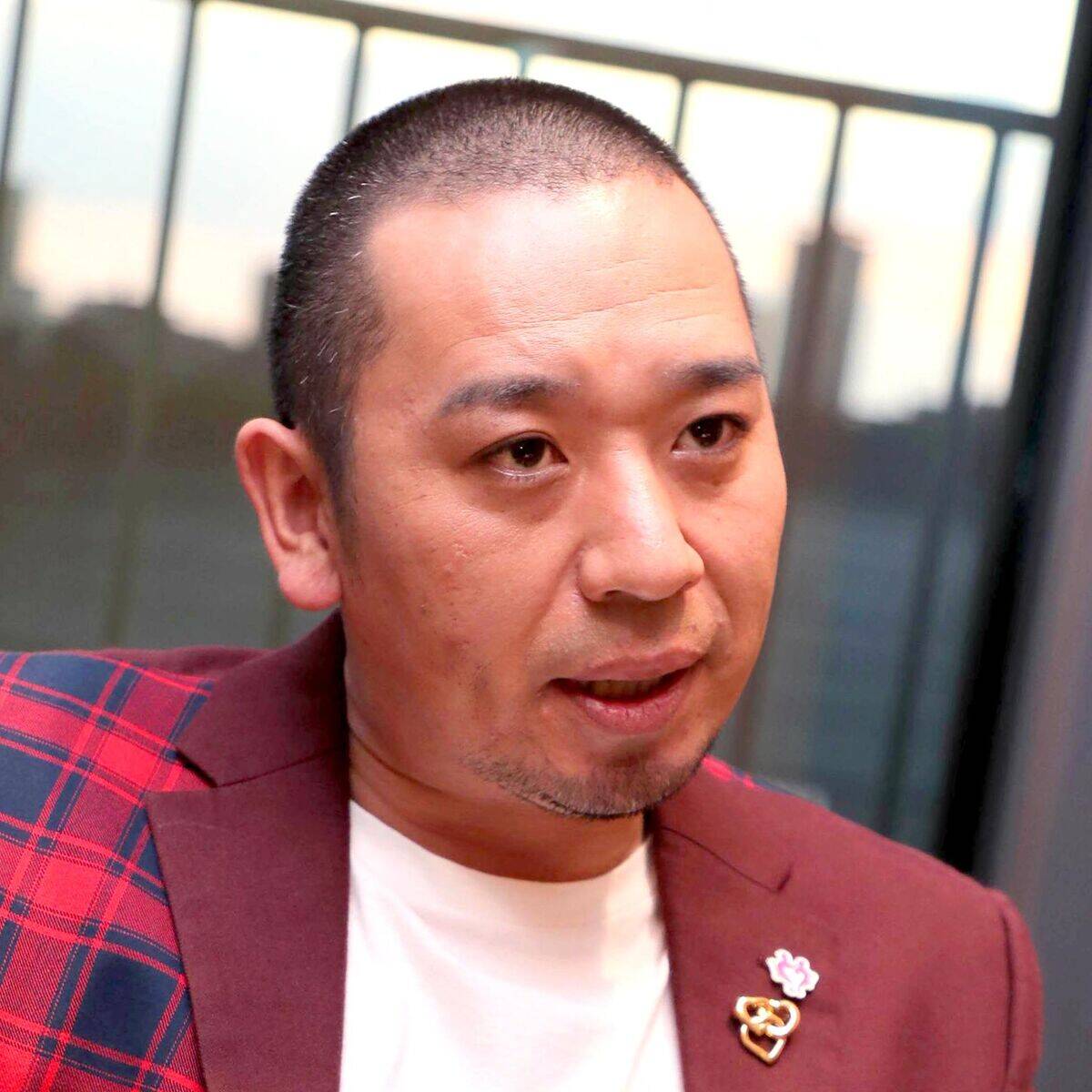 千鳥・大悟、ファミレスで料理を運んでくるネコ型ロボットに本音「はっきり言う。飯は人間に運んでもらいたい」（スポーツ報知） - Yahoo!ニュース