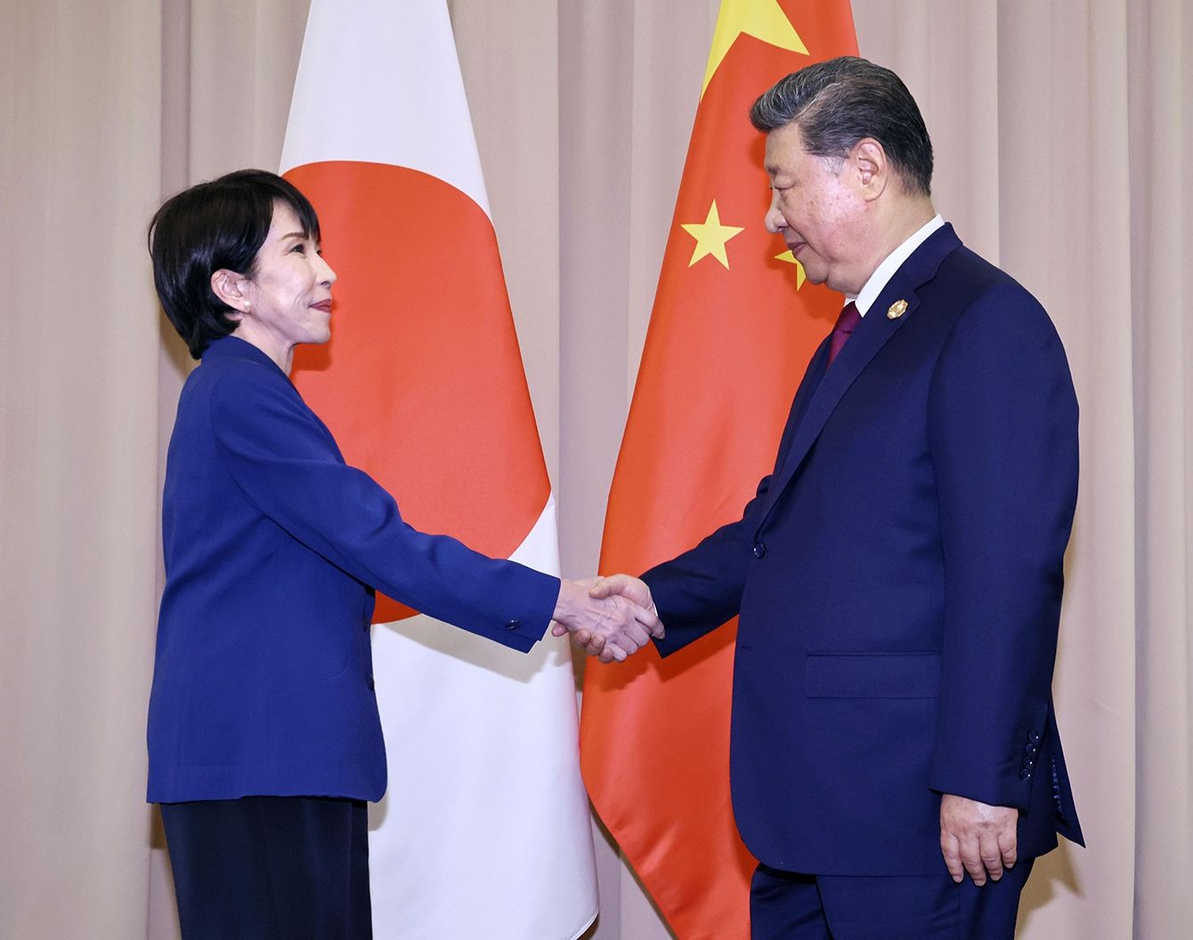 高市首相と習近平主席の会談の様子。