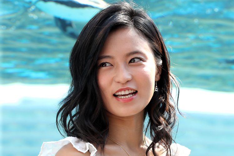 金髪姿で活動を再開した小島瑠璃子