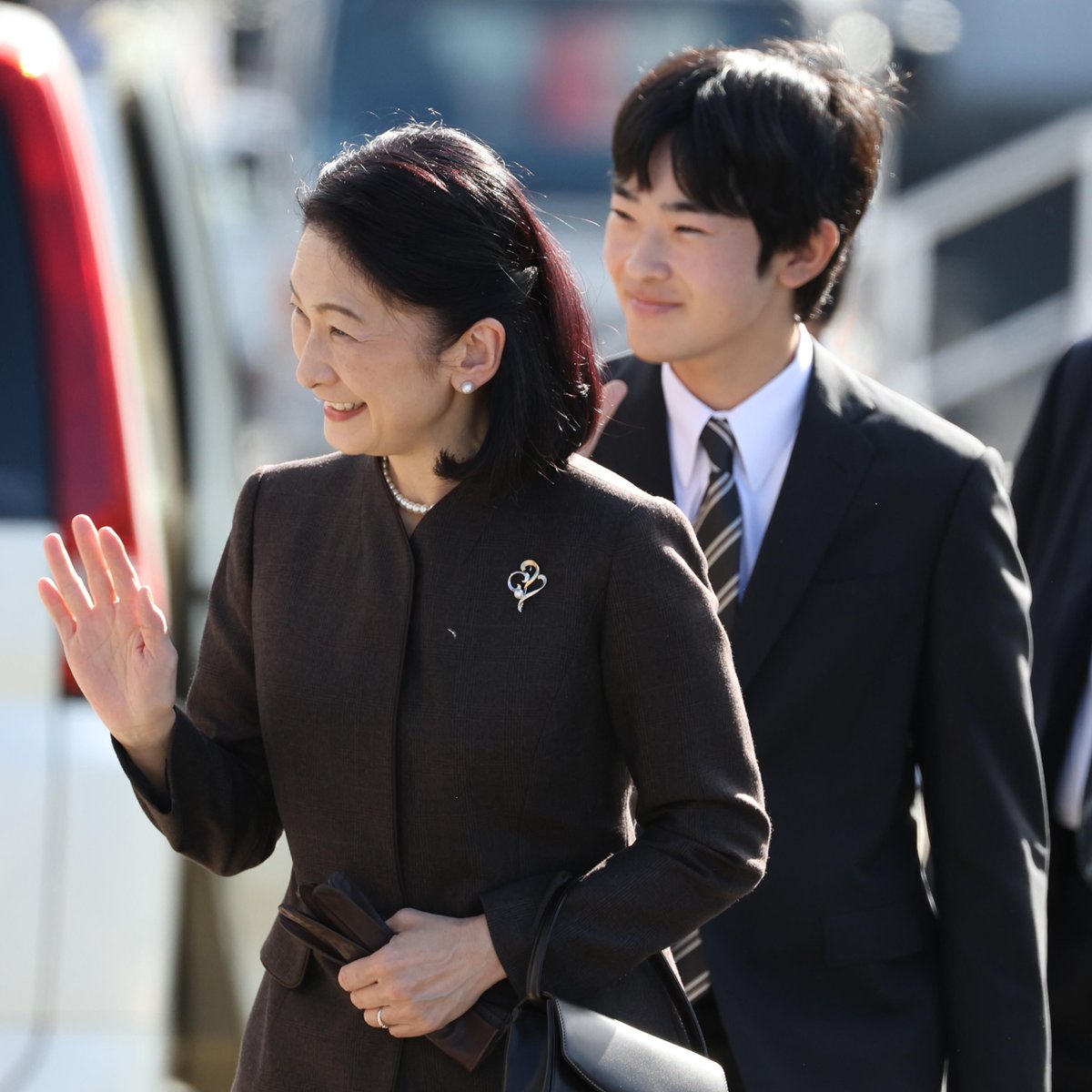 11月下旬、伊豆大島を訪問された紀子さまと悠仁さま