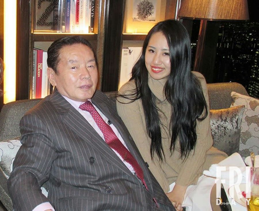 紀州のドン・ファン野崎幸助氏（左）と元妻須藤早貴被告