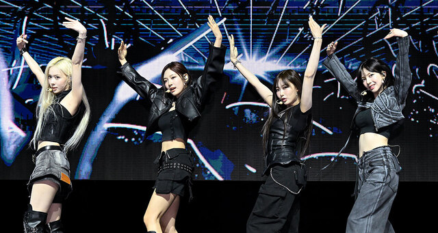 紅白出場の韓国アイドル「きのこ雲ランプ」騒動での“虚偽説明疑惑”に事務所はダンマリ…有吉&綾瀬の広島コンビ司会との共演に懸念の声 紅白出場の韓国アイドル「きのこ雲ランプ」騒動での“虚偽説明疑惑”に事務所はダンマリ…有吉&綾瀬の広島コンビ司会との共演に懸念の声