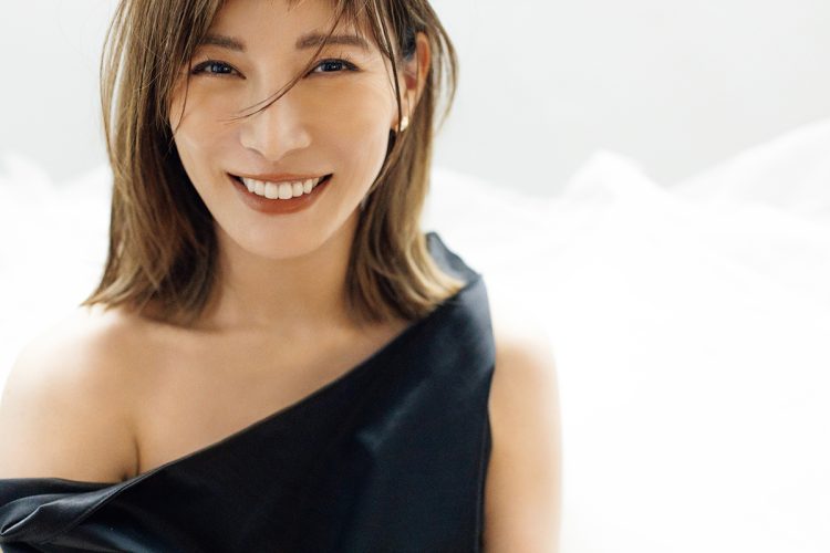 8年ぶりに芸能活動に本格復帰した三児の母、加藤あい