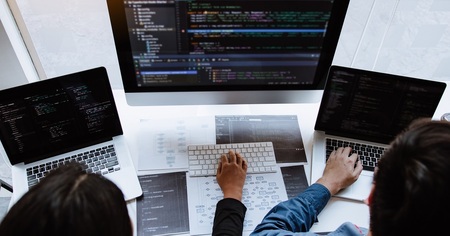 コードを書かなくなる“バイブコーディング”時代の「開発者」の役割とは?(TechTargetジャパン)