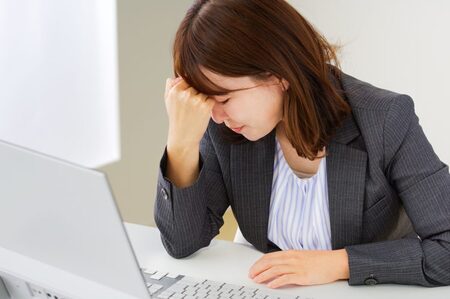 「今集中していたのに」「あの人はいつもタイミングが悪い」…ちょっとしたことでイライラするのは「多忙感」の“ステージ2” 無気力で動けなくなる“最終段階”まで悪化させないよう注意(マネーポストWEB)