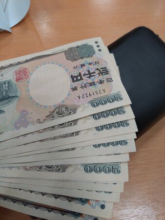 「やめてくれ」の声も…“2000円札を本州に輸出する活動”をたった一人で続ける人物を直撃(女子SPA!)