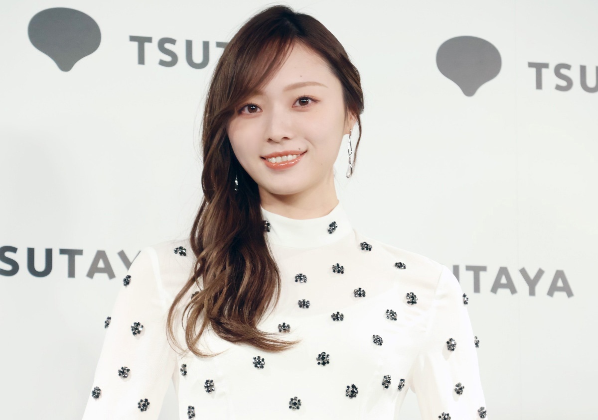 乃木坂46＞卒業発表したキャプテン・梅澤美波とは 170センチの抜群