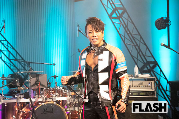 西川貴教　ライブでの迷惑行為に苦渋の警告“車椅子付き添いを装う入場”など卑劣な暴挙に「情けない」集まる同情（SmartFLASH） - Yahoo!ニュース