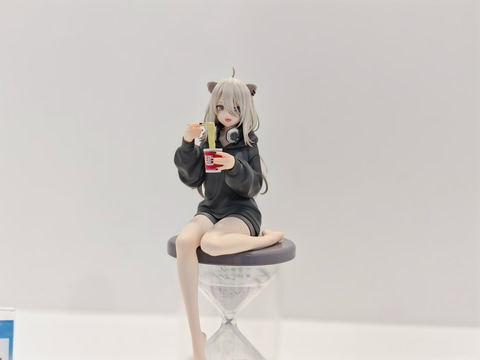 獅白ぼたんさんや百鬼あやめさんのぬースト初展示！ ロングクッション