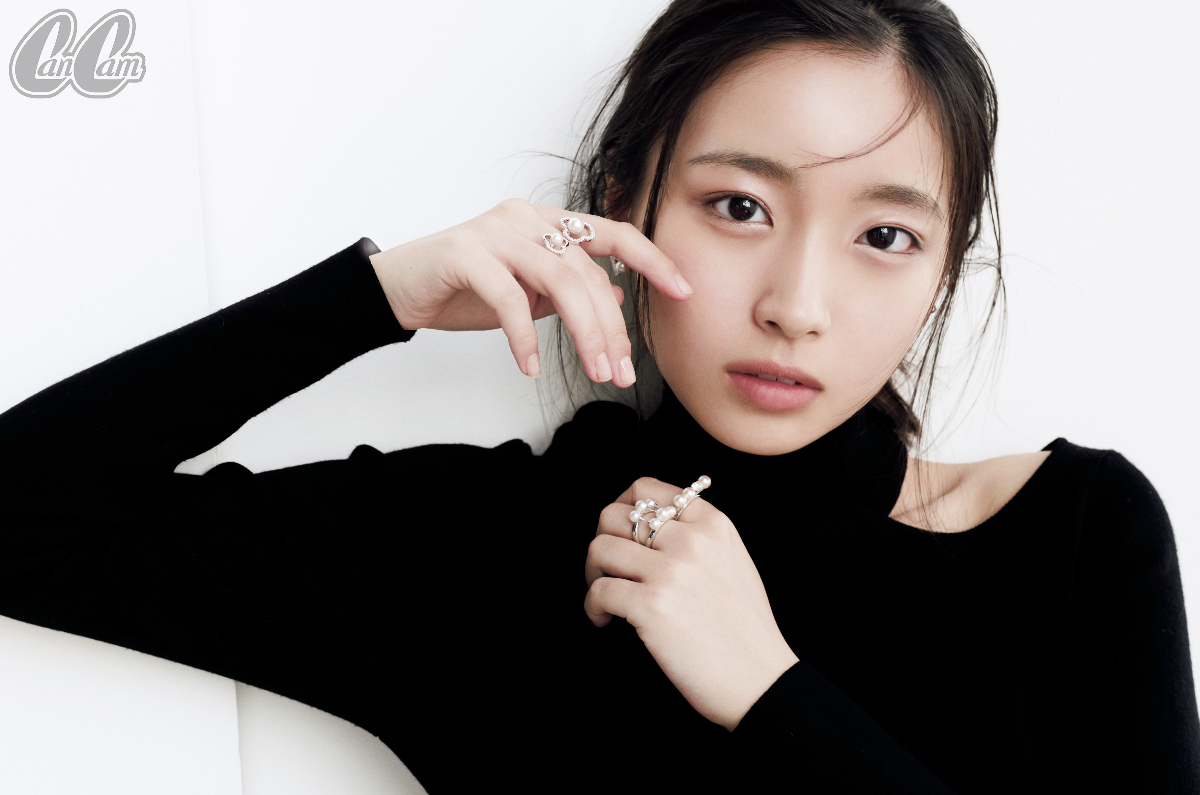 日向坂46大野愛実＞「逸材」の呼び声高い18歳新エース 「CanCam」専属
