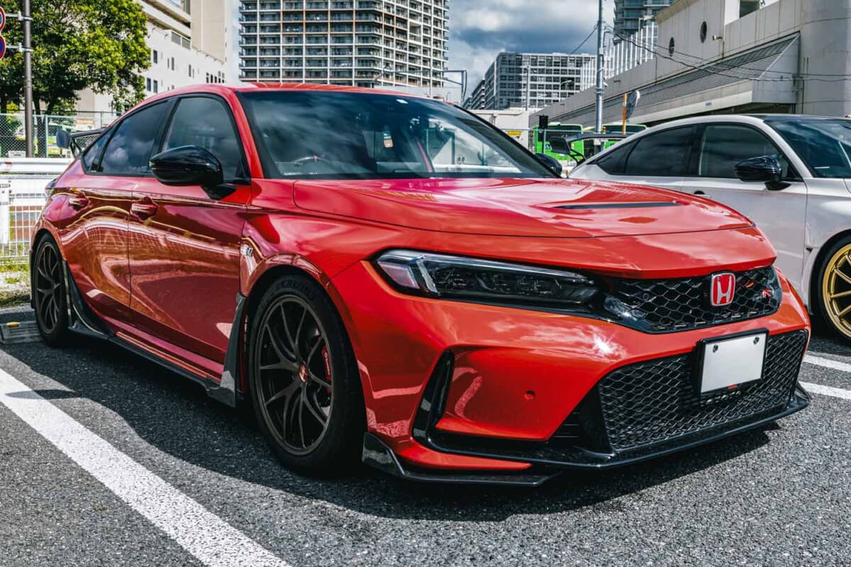 ホンダ シビック タイプR FK2 フロント赤ライン　fl5 fk8 civic 還暦記念に赤いホンダ「FL5 シビック タイプR」を購入！ 走りに