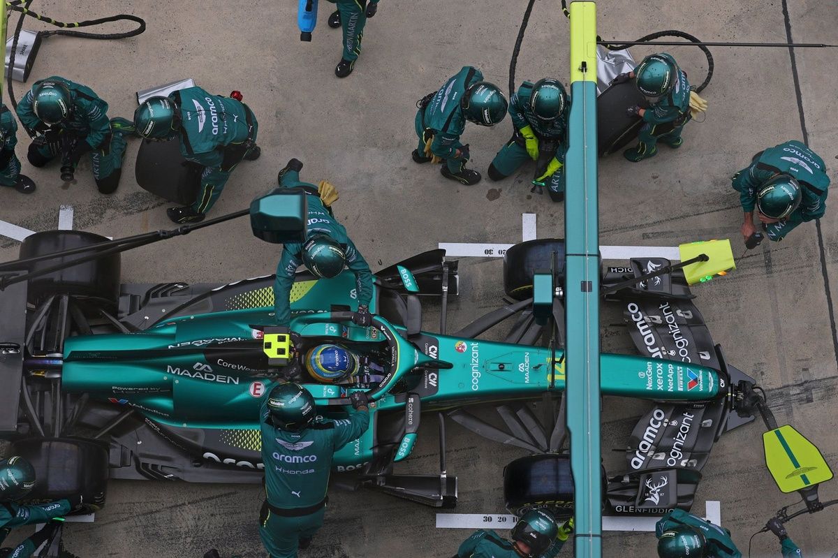 フェルナンド・アロンソ、酷い振動による不快感でF1中国GPをリタイア