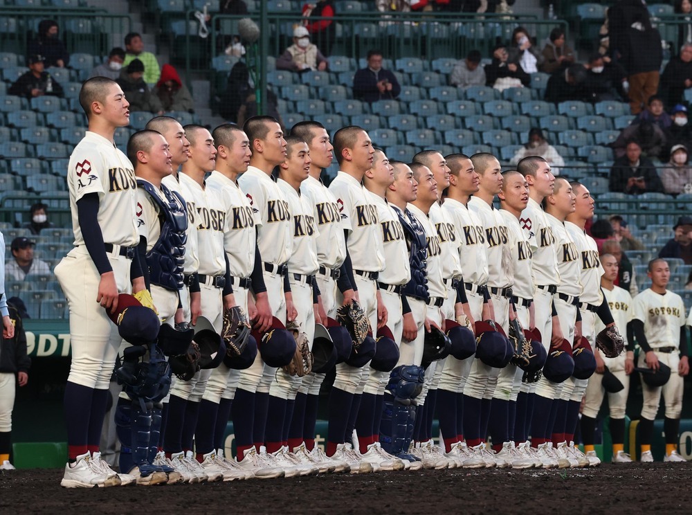 センバツ高校野球 八戸光星、十回猛攻 緊張の初戦制し 春通算10勝目