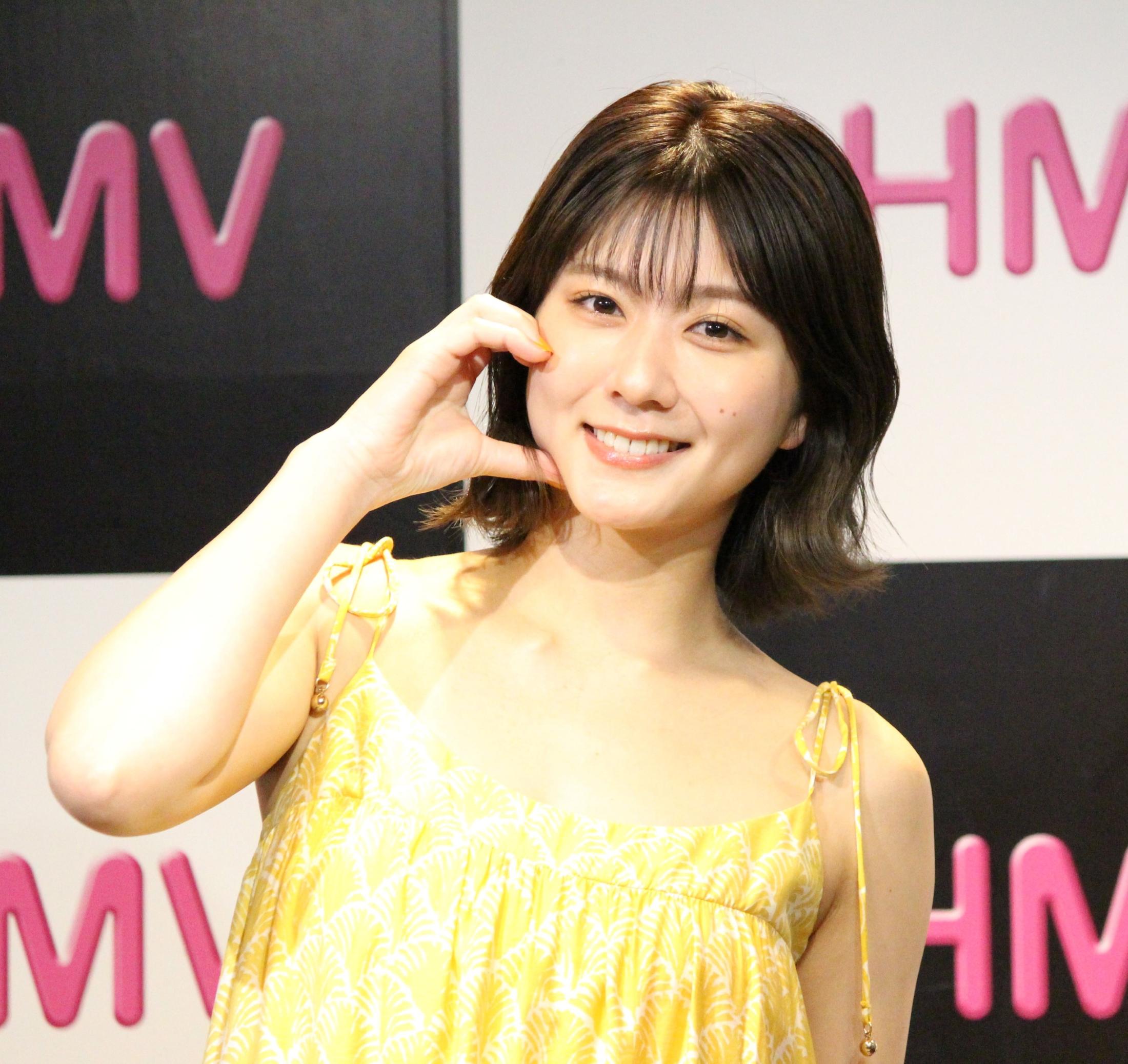 AKB48 清水麻璃亜 2022年 福袋 生写真 56枚セット 元AKB48清水麻璃亜 初めての写真集撮影に「ドッキリだと思いまし