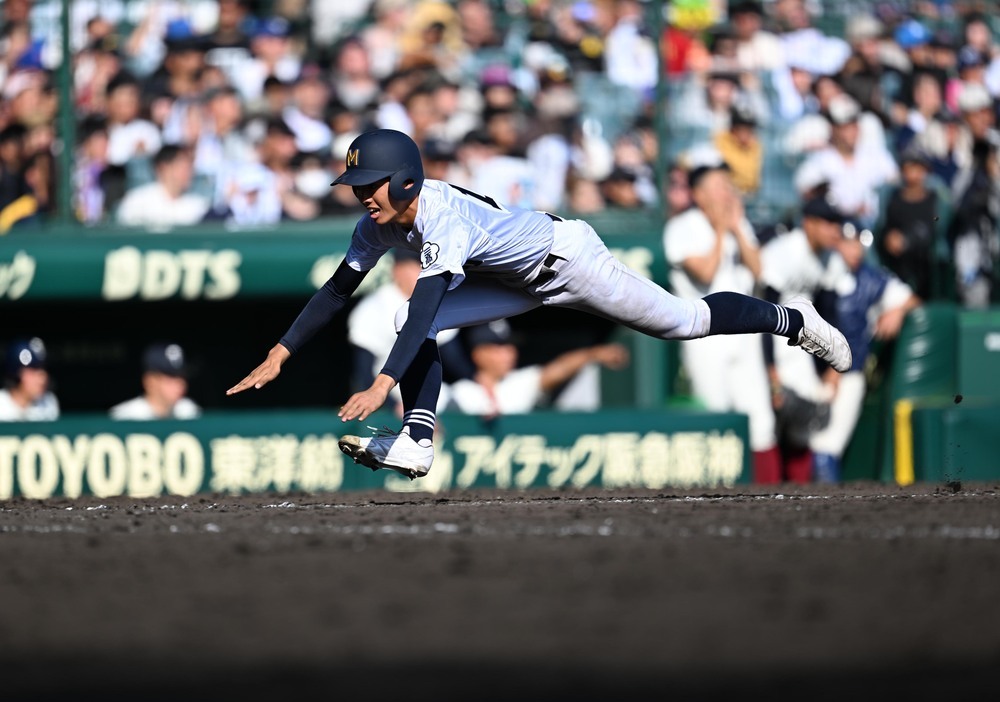 センバツ高校野球 三重、延長で力尽きる 八回同点 最後まで粘り強く