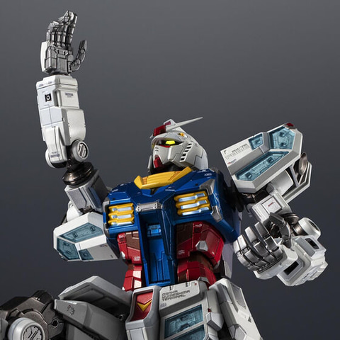 特別映像「GUNDAM: Next Universal Century」より「超合金 RX-78F00/E