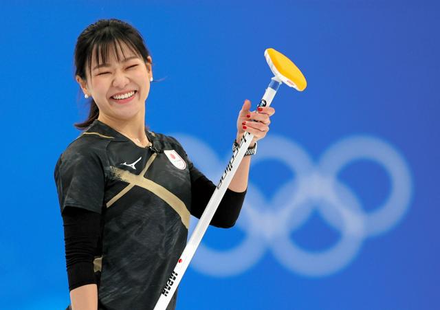 【悲報】吉田知那美さん、ロコソラーレ退団←「そだねージャパン」解散でネット民が泣いてて草ｗｗｗ