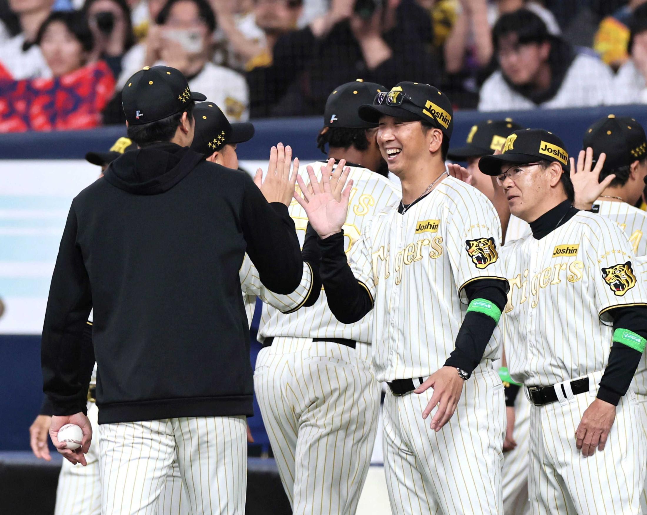 阪神・藤川監督「ユニホームを誇らしく、勝つことができた。ホッとして