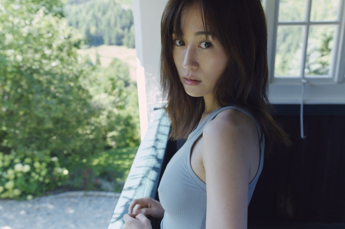 前田敦子＞“最後の写真集”累計6万部突破 話題の“脱ぎっぷり”の裏側