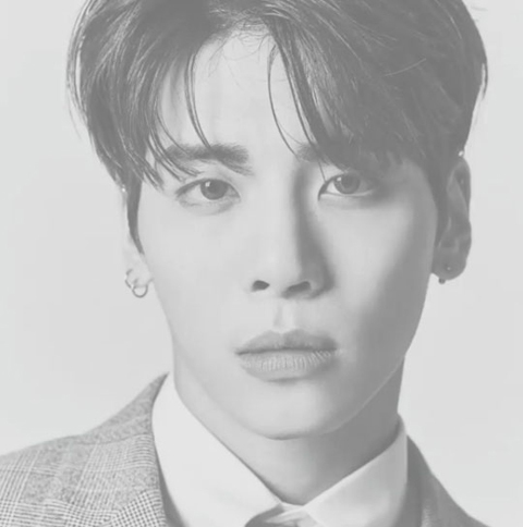 SHINee、故ジョンヒョンさんの誕生日を祝福…生前の姿を公開（中央日報