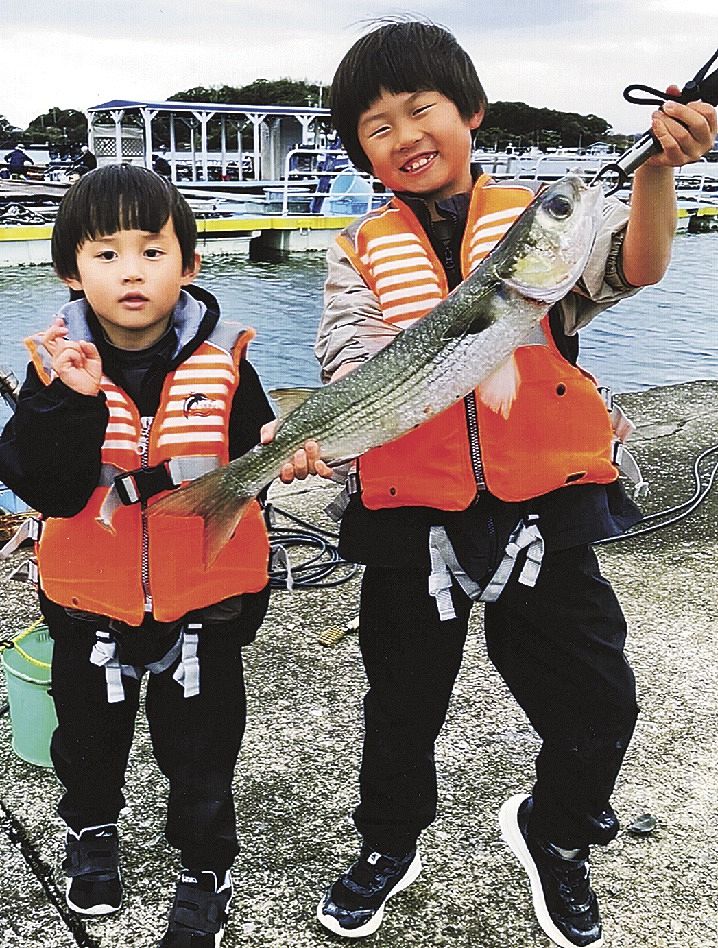 ※釣りすぎ君※ The super angry old lady suddenly caught her first big new fish by