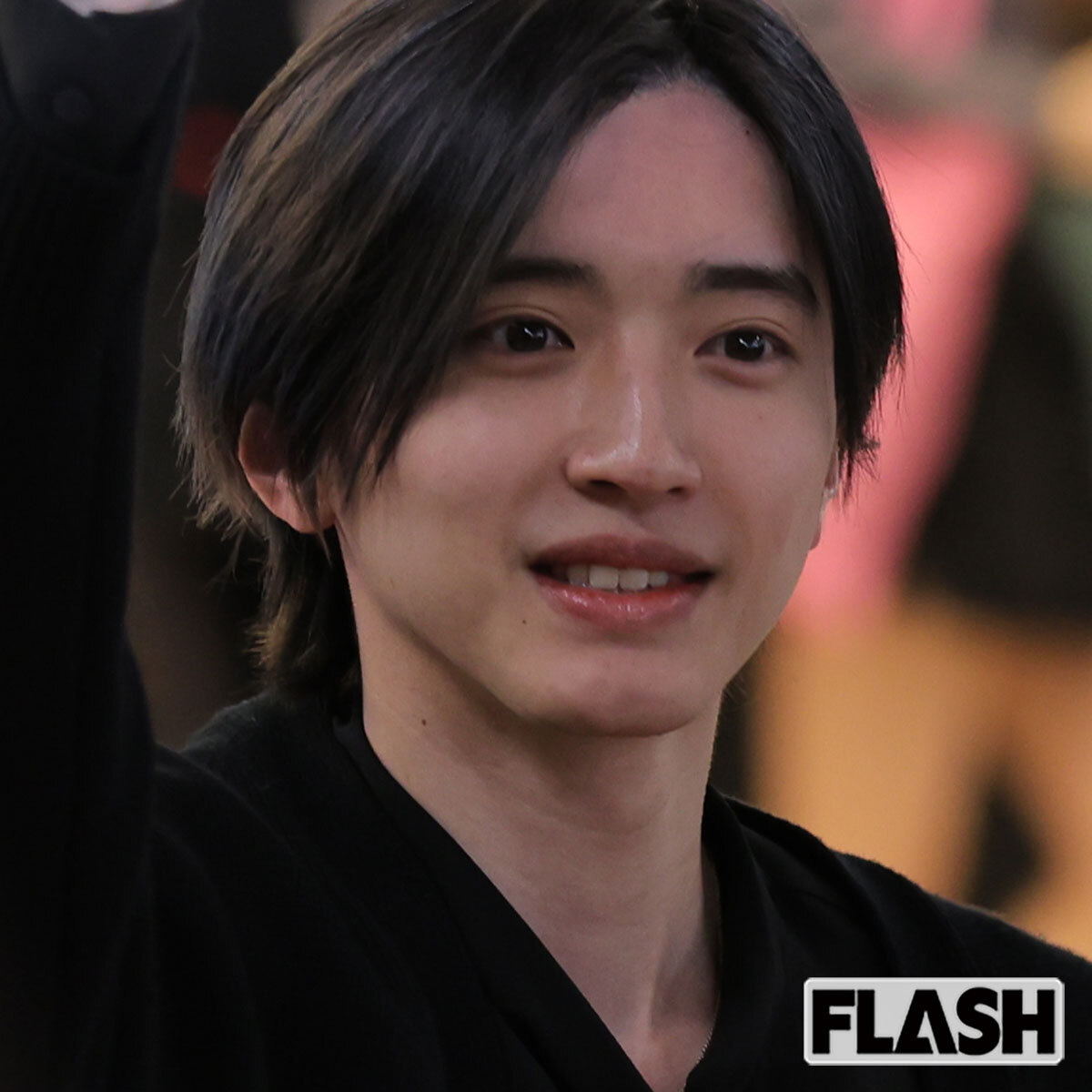 なにわ男子・道枝駿佑、韓国の空港で全身真っ黒コーデをキャッチ