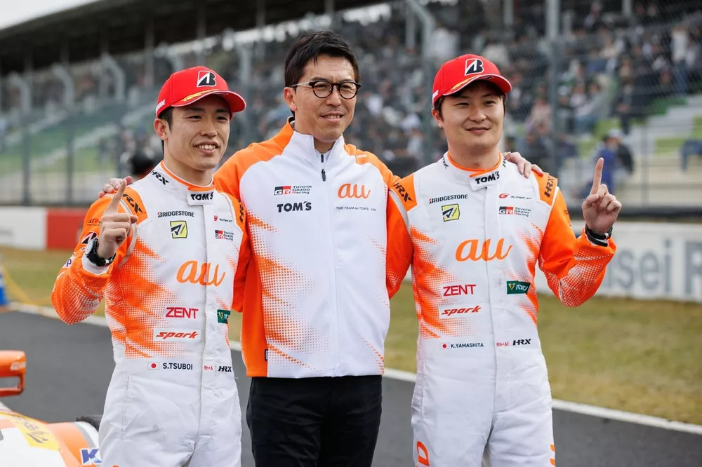 auトムス4連覇へ死角なし、CERUMO退け完勝。スープラ強し……割って入っ