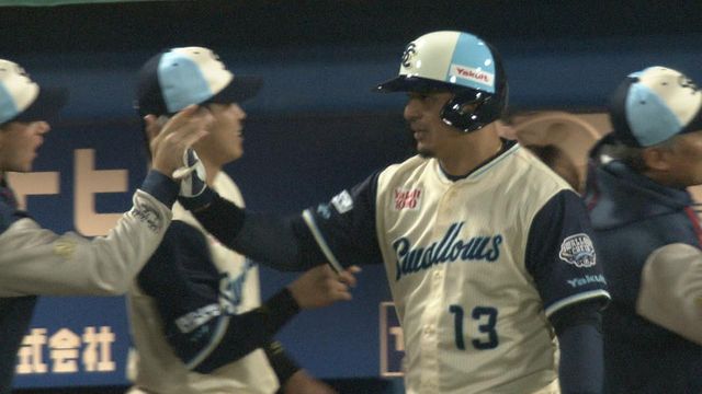 ヤクルト】失点直後にオスナが逆転3ラン 相手のエラーなどでつかんだ