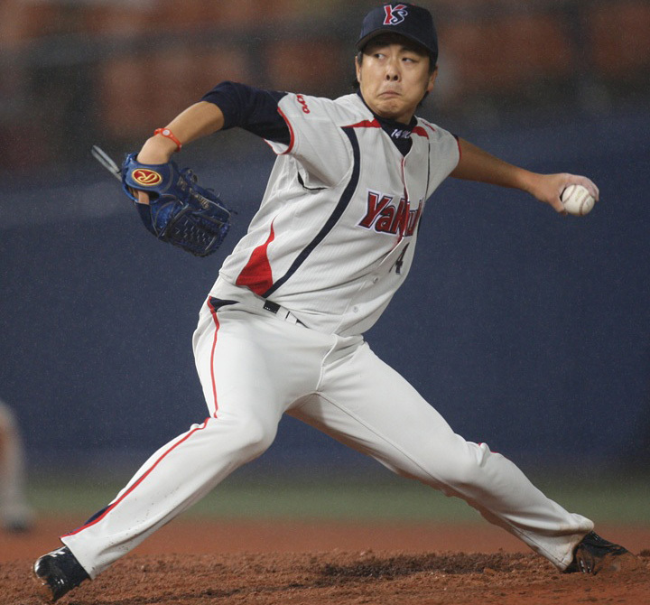 2010年4月23日】中澤雅人がドラフト制後初の新人投手“完封&猛打賞 