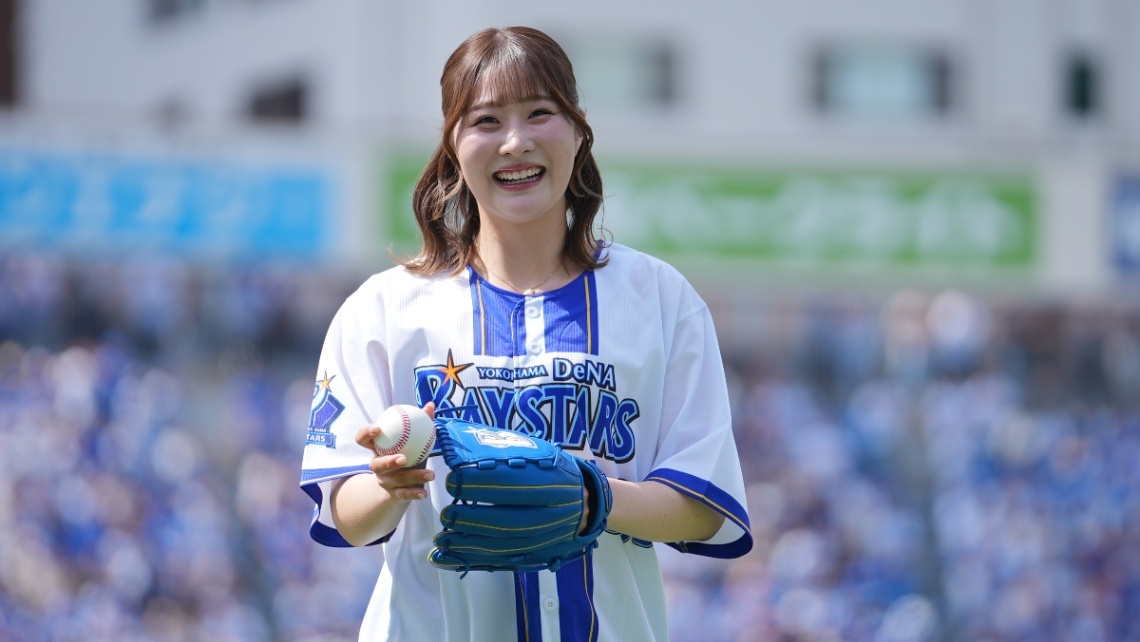 プロゴルフ都玲華選手＞初めてのプロ野球・始球式で暴投 練習では