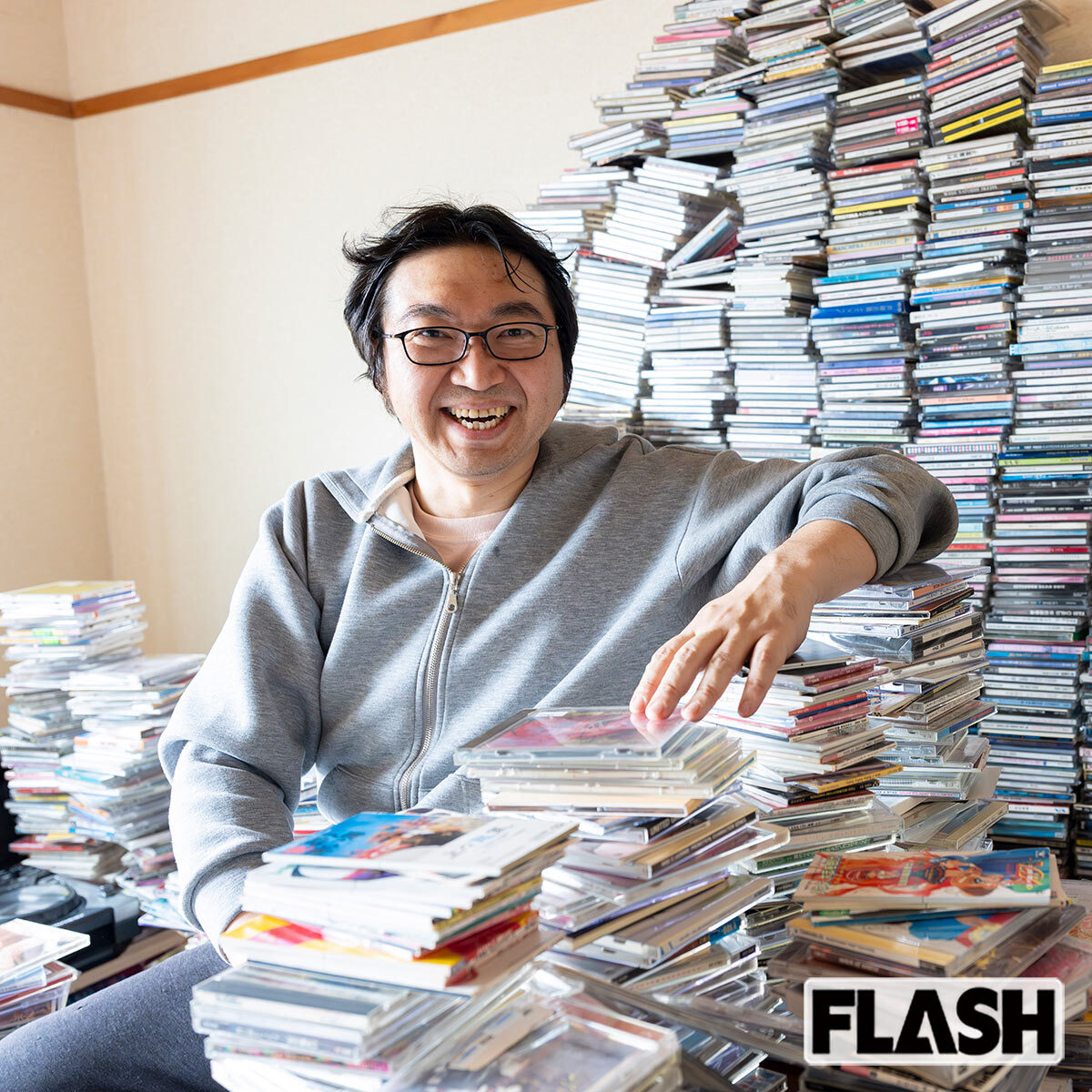 2万〜3万枚「100円CDの山」と暮らす44歳会社員DJに聞いた“終活時の行方