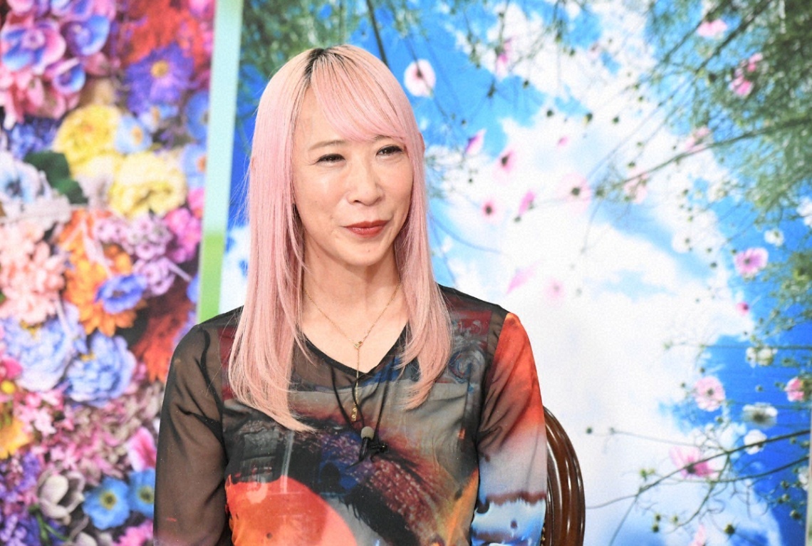 蜷川実花＞父は舞台演出家・蜷川幸雄さん、母はキルト作家の第一人者