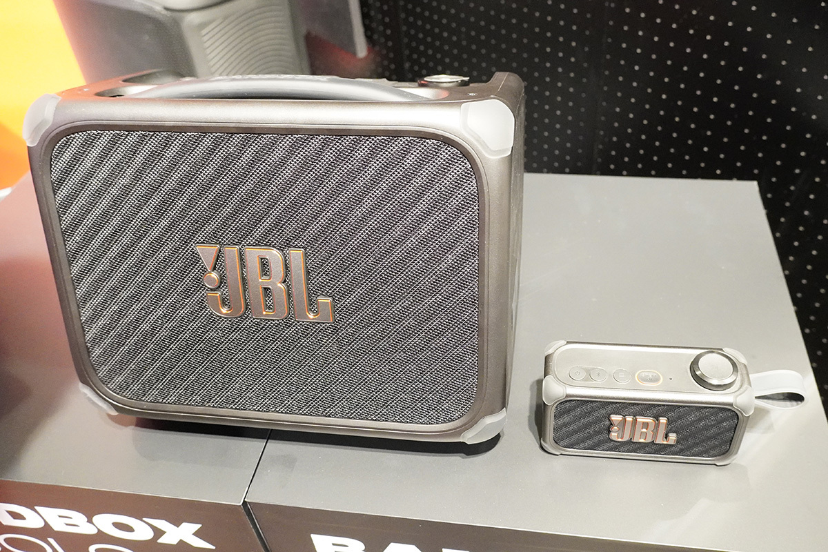 JBL、AIでボーカルなど消せるギターアンプ兼BTスピーカー「BandBox