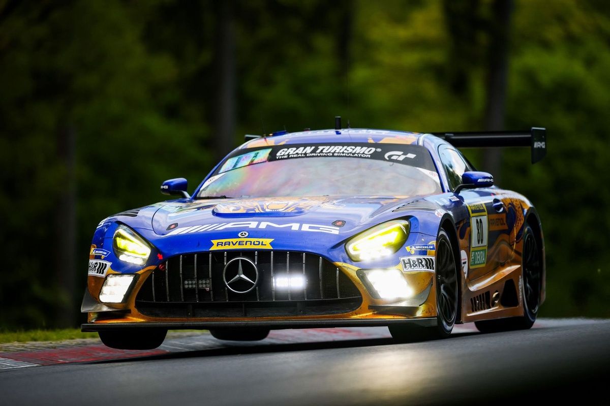 フェルスタッペン、ニュル24時間制覇ならず、トップ快走中にトラブル