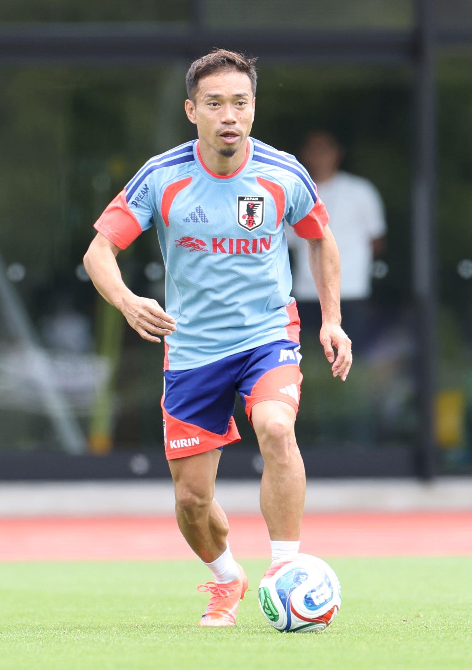 長友佑都が吉田麻也参加に大はしゃぎ「お互いしぶとい。いやーうれしい