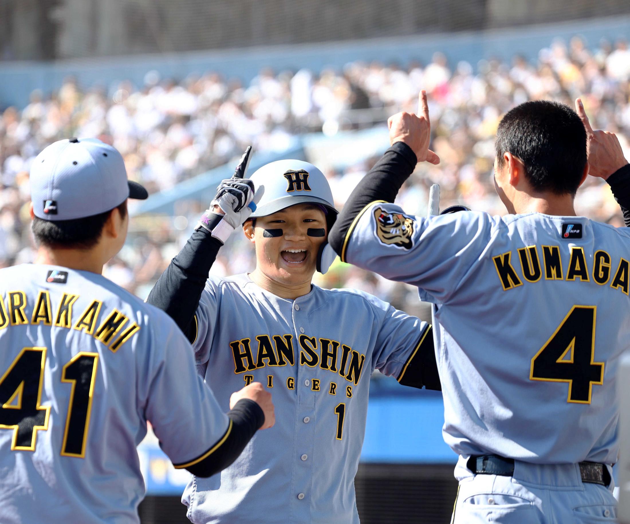 阪神タイガース　森下&佐藤　チェキ 阪神・森下 プロ初2打席連発 立石バットで13号＆14号 佐藤輝と