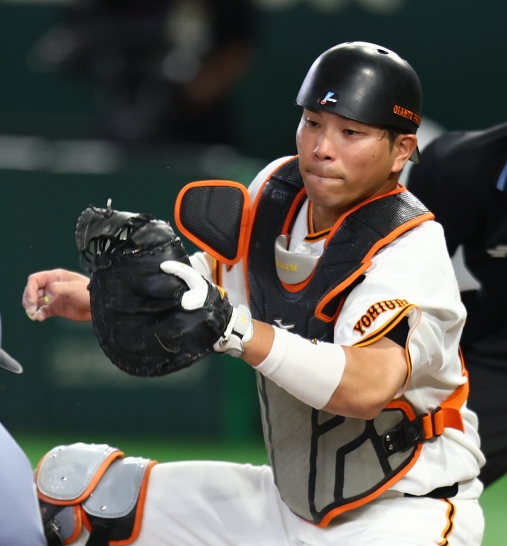 大城卓三と岸田行倫 ハイレベルな「巨人の正捕手争い」を制するのは