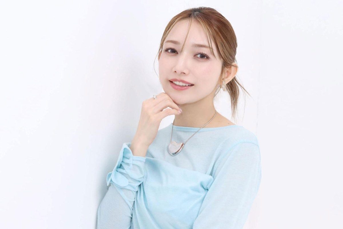 後藤真希＞ミニスカ×ニーハイソックスで“絶対領域”見せ 「スタイルが