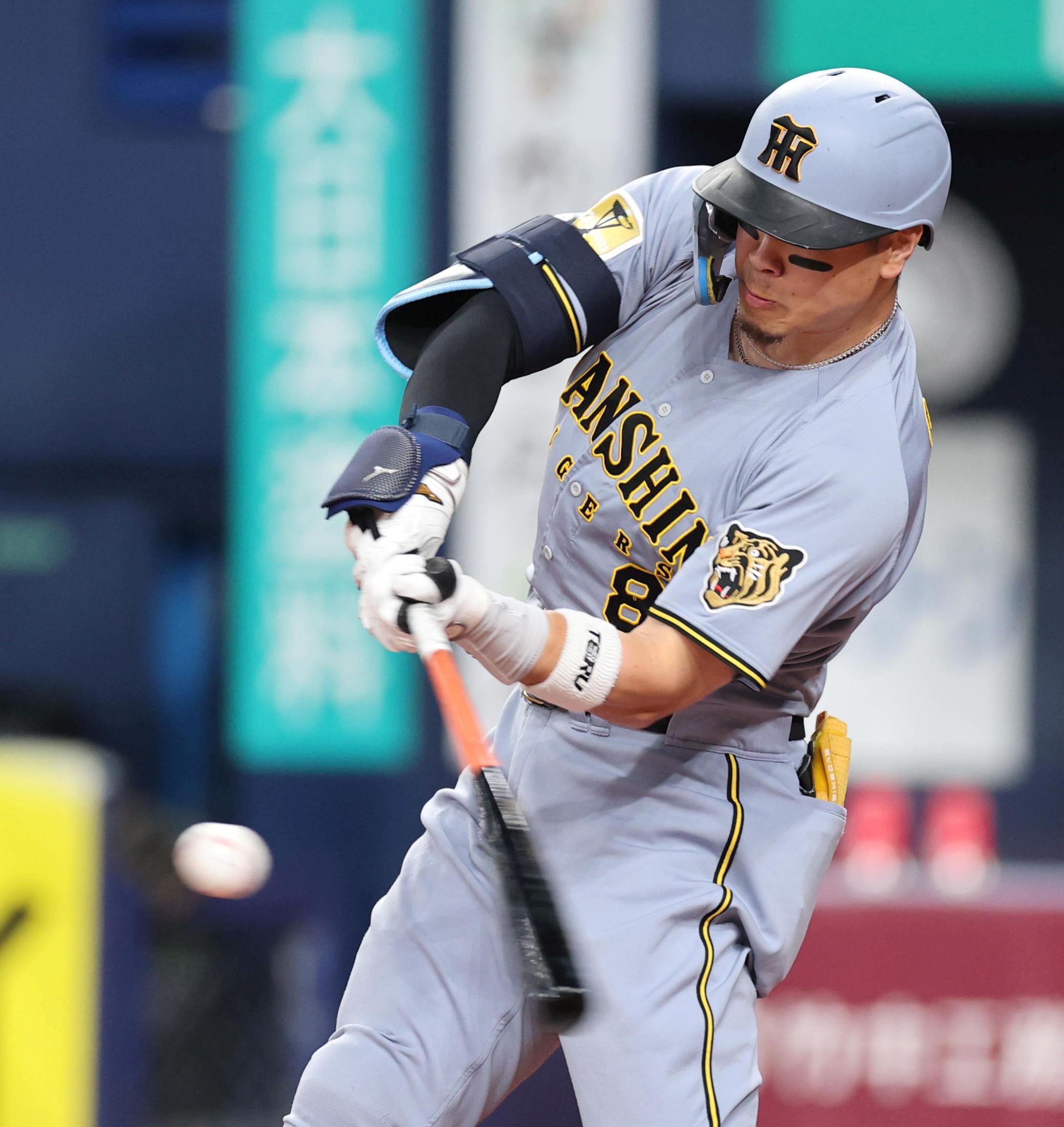 阪神 佐藤輝明が福島のミスを救う先制タイムリー！1番抜擢も痛恨の