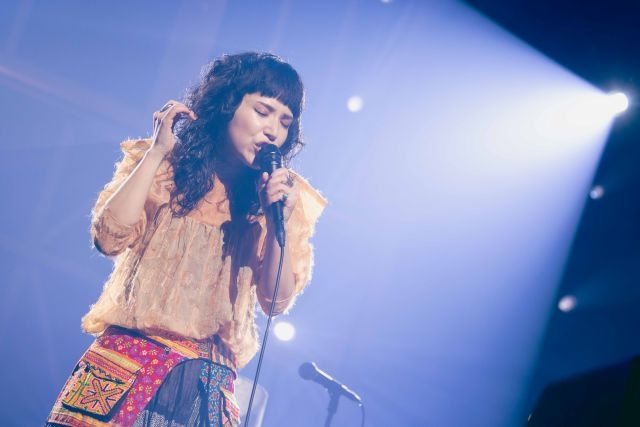 Superfly、最新映像作品よりSUPER BEAVERの名曲「人として」カヴァーの