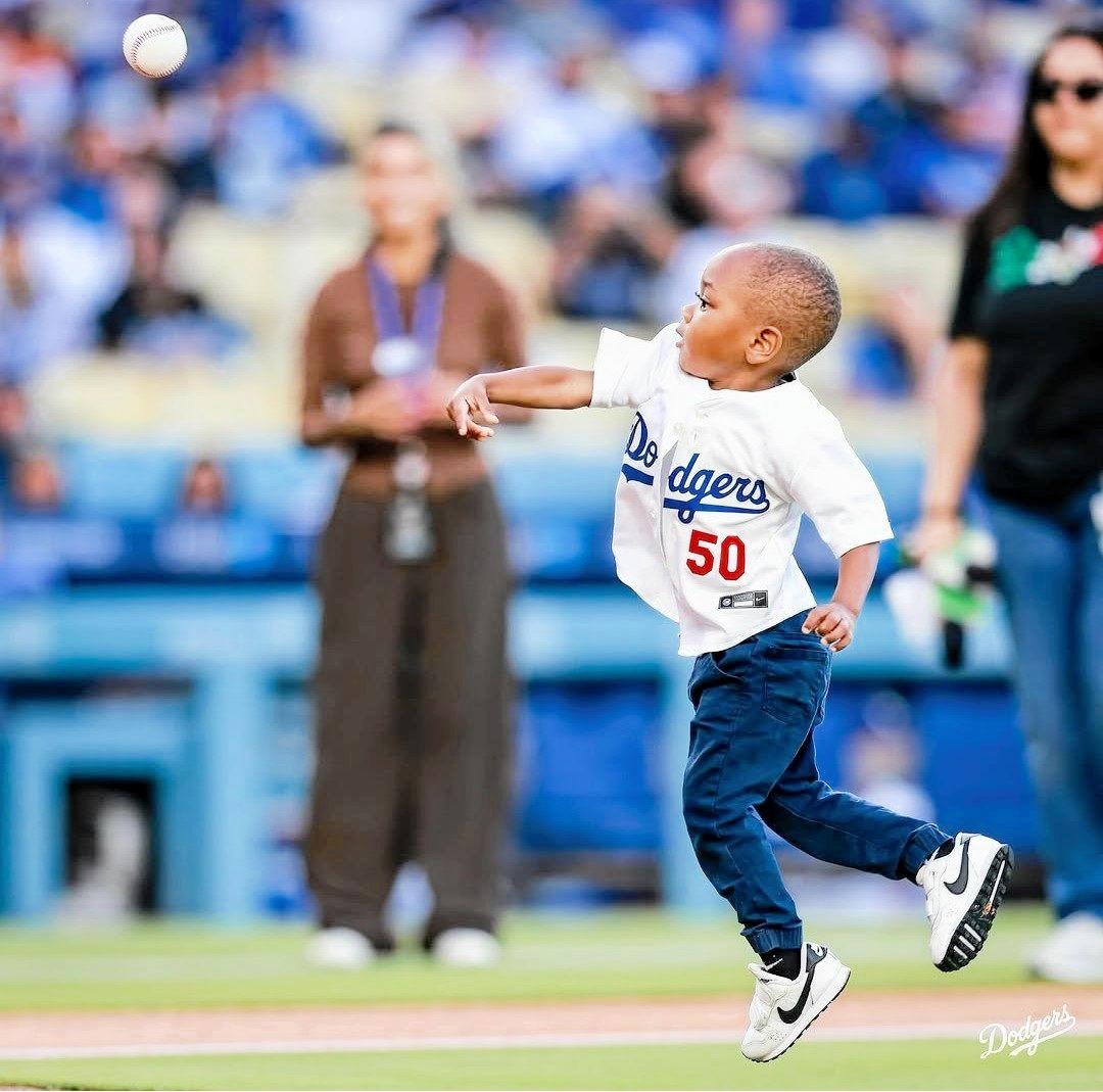 ドジャース ムーキー・ベッツの3歳長男がすごっ！父をほうふつと
