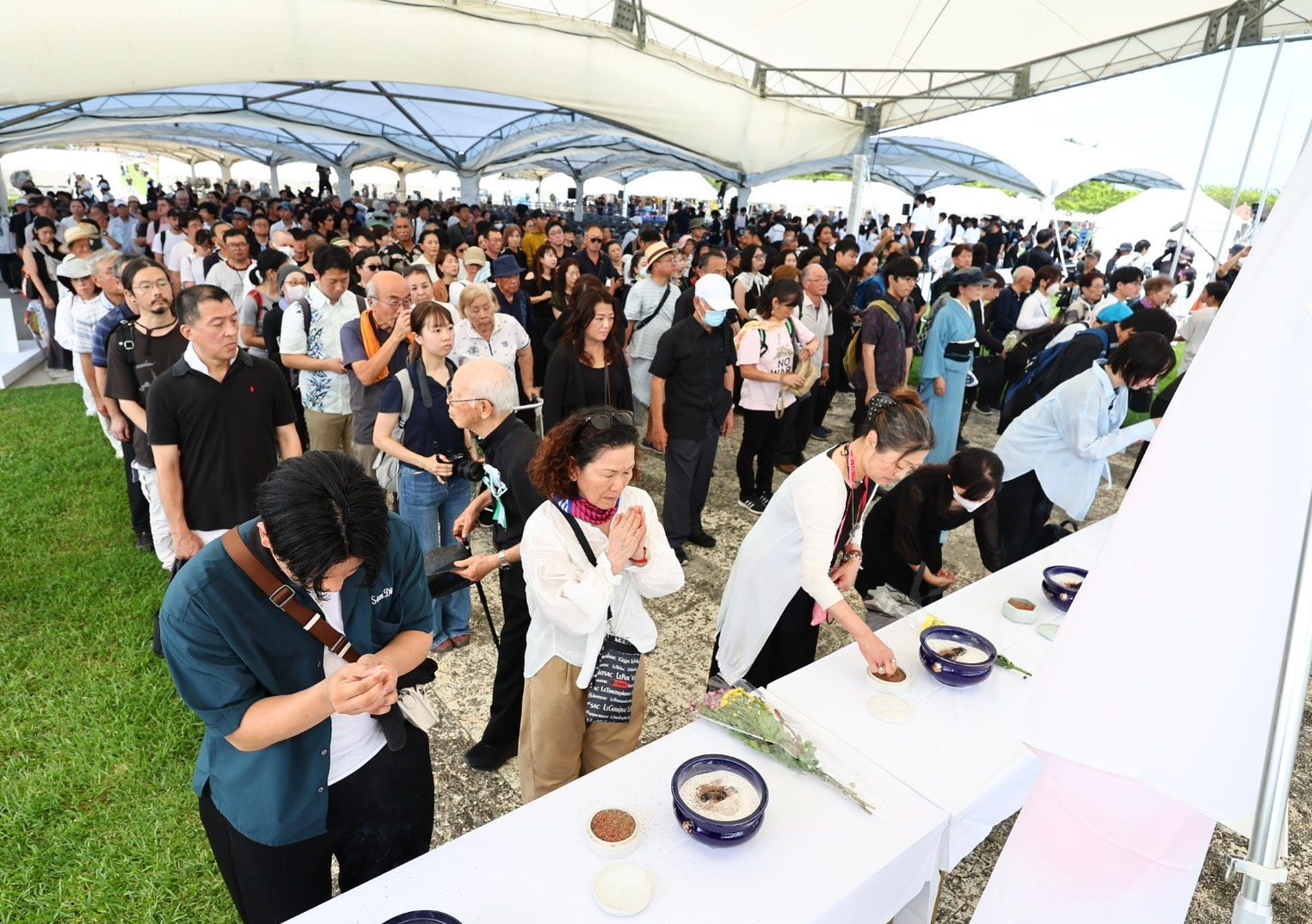 生きたいと願った証」忘れない 沖縄全戦没者追悼式で平和の詩朗読 参列