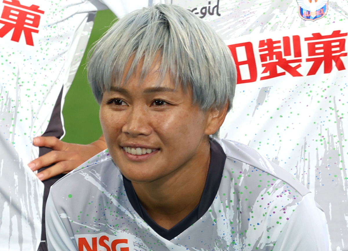 川澄奈穂美選手　ファン引退グッズセット 元なでしこ・川澄奈穂美 親友の去就次第で「契約解除して引退する