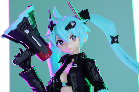 PLAMATEA 初音ミク 中央町戦術工芸Ver.」レビュー（HOBBY Watch