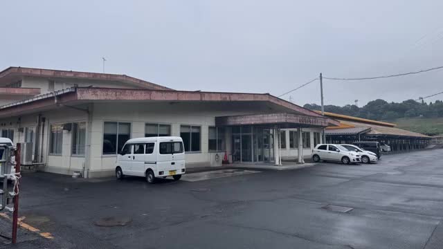 【速報】家畜市場で牛が暴れる「牛に従業員がはね飛ばされて けがをした」4人を救急搬送（島根・松江市）（TSKさんいん中央テレビ） - Yahoo!ニュース