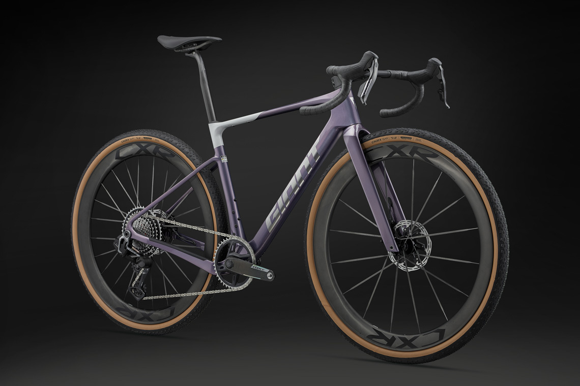 ジャイアント史上最速・最軽量の新型グラベルレーサー「REVOLT